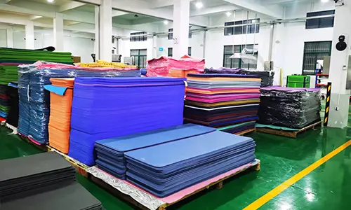 L'atelier sur les tapis de yoga s'ouvre sur un nouveau chapitre d'amélioration de la qualité